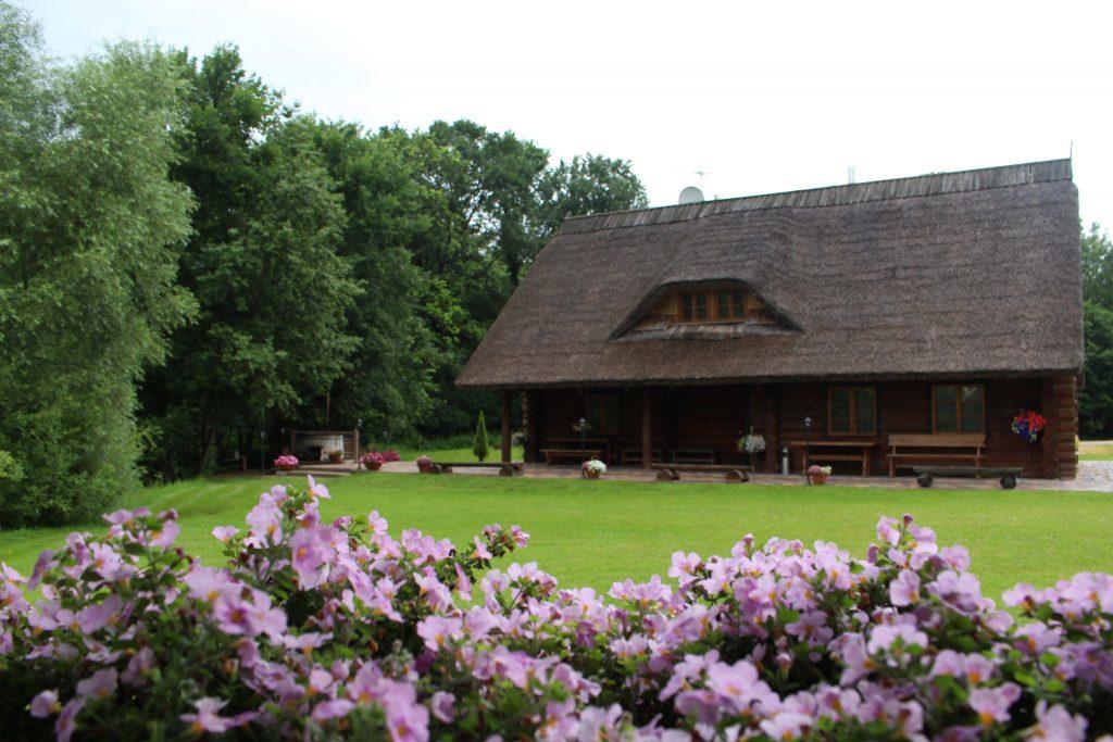 Viesu Nams Barzi Hotel Tinuzi Ngoại thất bức ảnh